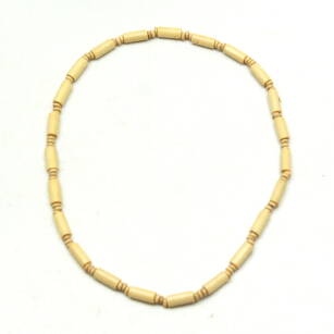 WOODEN NECKLACE                                                     0604-82