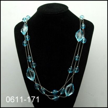NASZYJNIK DŁUGI Z PRZEZROCZYSTYMI KORALAMI                                               0611-171